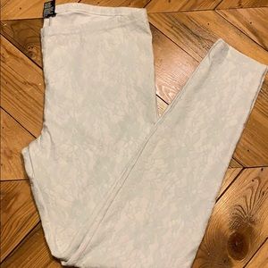Gorgeous White Lace Leggings - NWOT